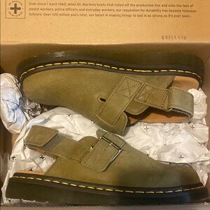 Dr. Martens Olive Green women’s/ men’s  Shoes